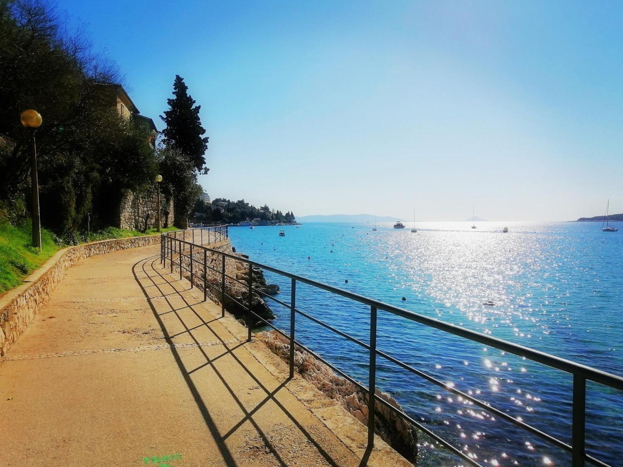 Apartment Lucille - Intermezzo in center of Rabac Esterno foto